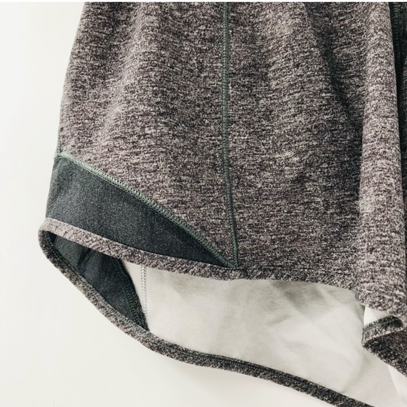 Lululemon Hotty Hot Low Rise 4" Athletic Shorts Gray Size 8 - Picture 3 of 7
